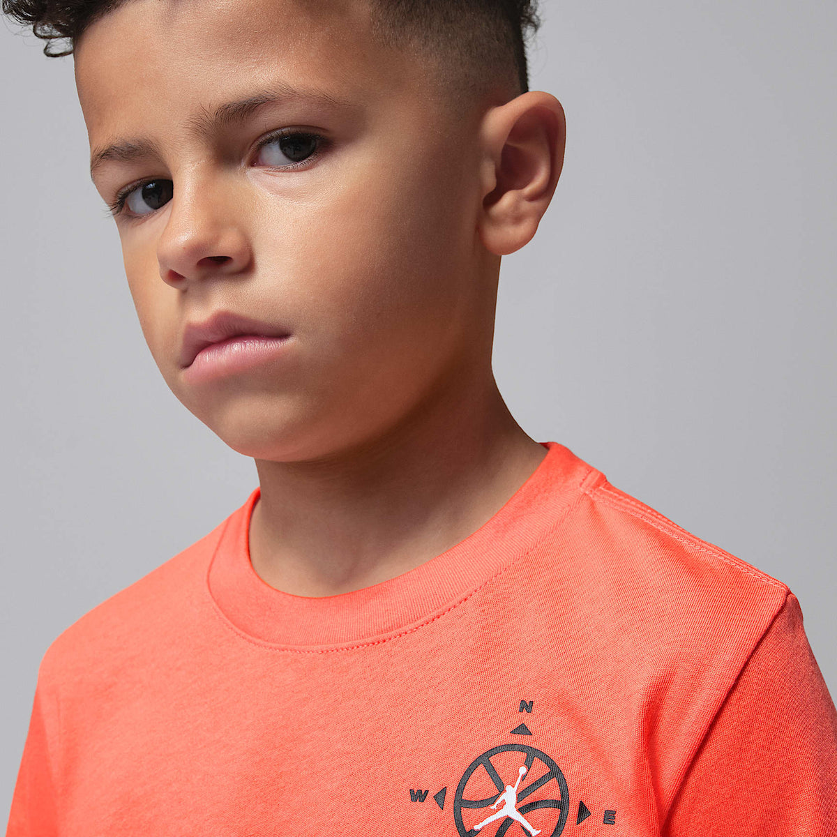Conjunto de dos piezas de shorts de tejido Fleece con gráfico Hike Mike para niños talla pequeña Jordan – Gris – vista 4