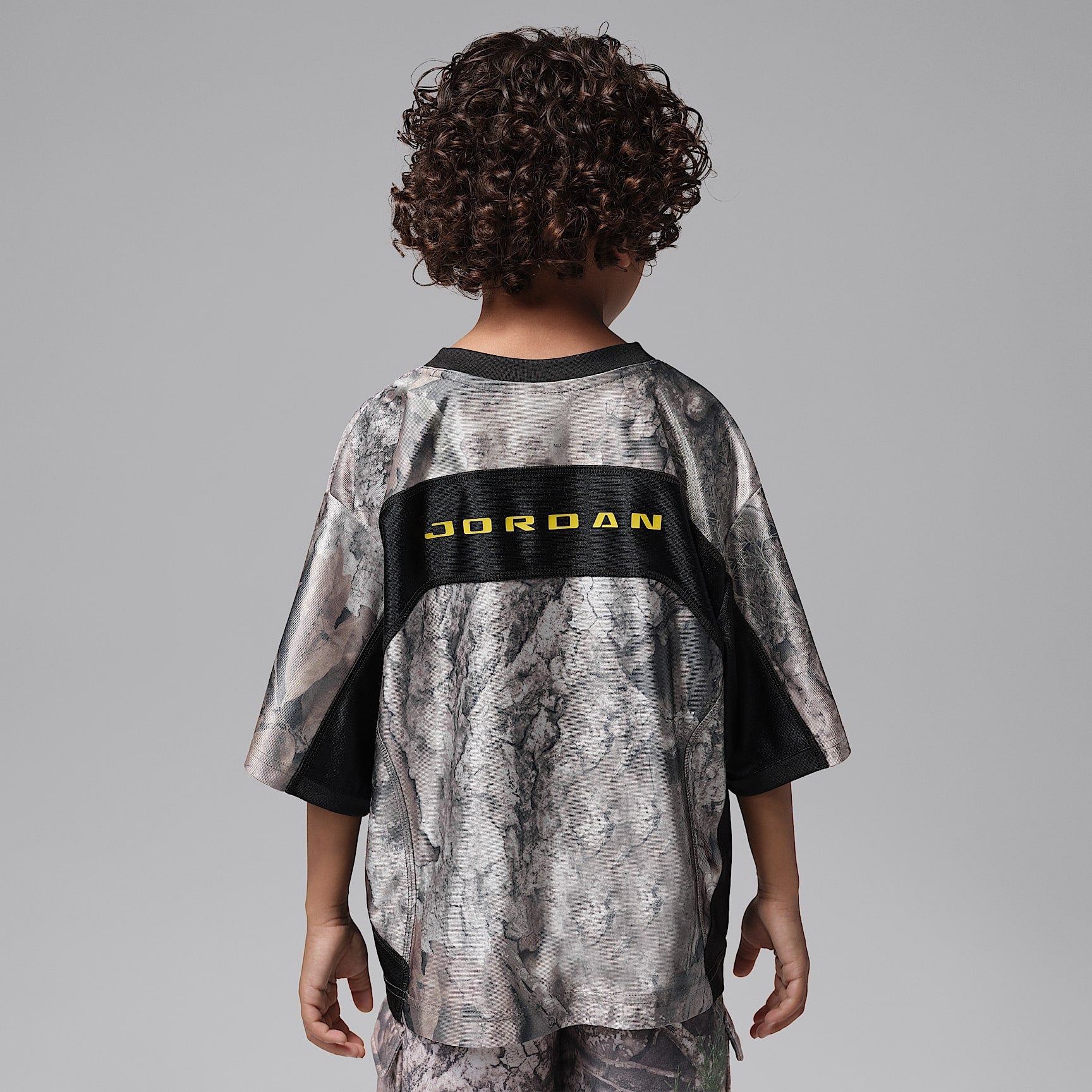 Playera Brooklyn Realtree para niños talla pequeña Jordan – Cisne – vista 2