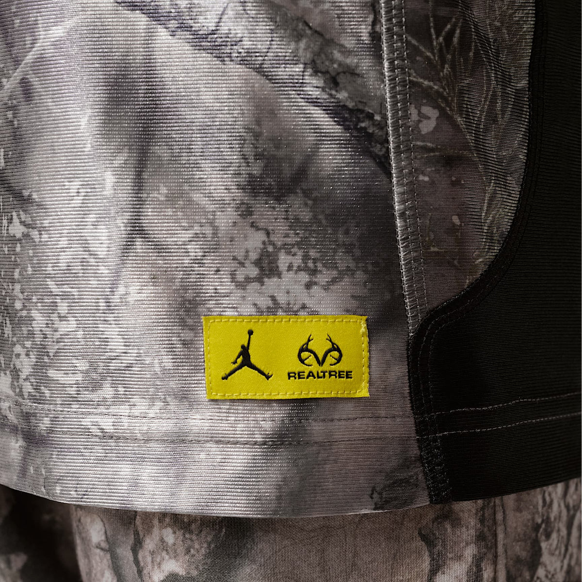 Playera Brooklyn Realtree para niños talla pequeña Jordan – Cisne – vista 5