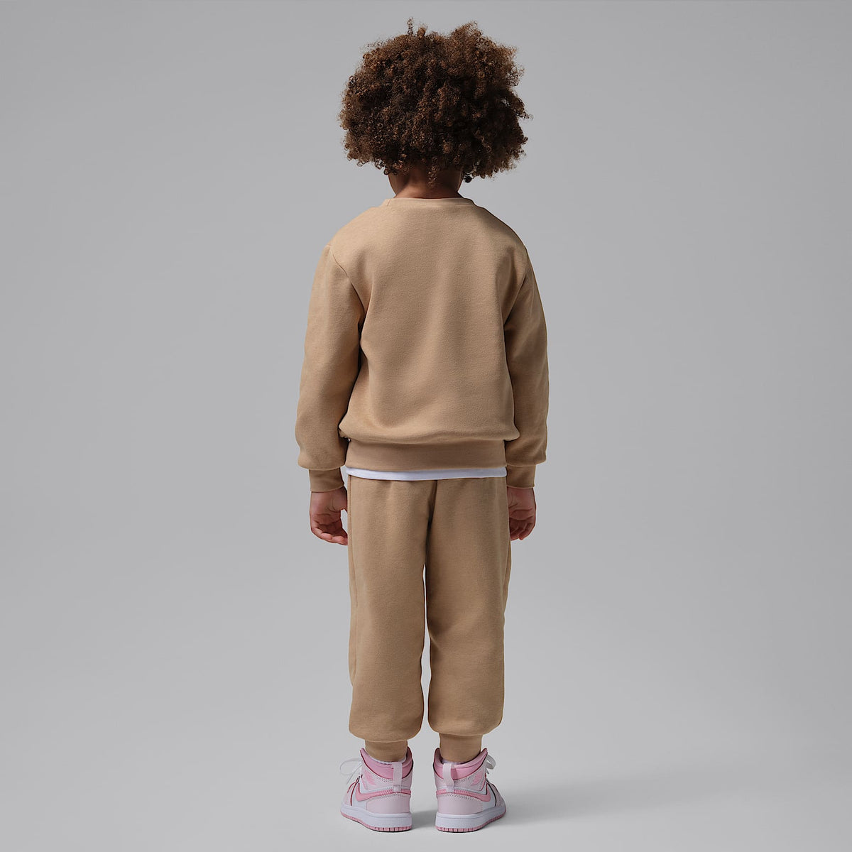 Conjunto de 2 piezas con sudadera de cuello redondo infantil Jordan Brooklyn Fleece – Marrón – vista 2
