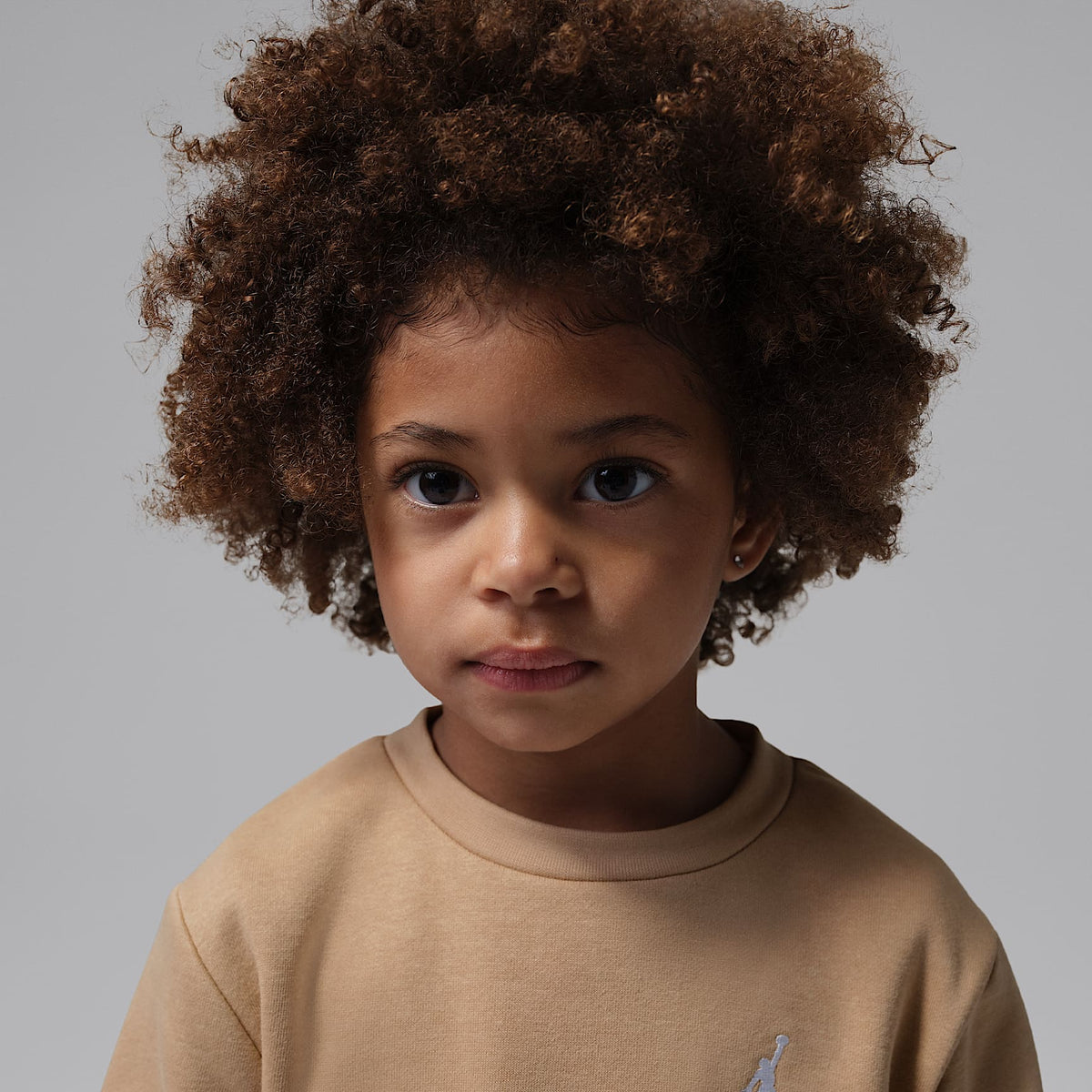 Conjunto de 2 piezas con sudadera de cuello redondo infantil Jordan Brooklyn Fleece – Marrón – vista 3