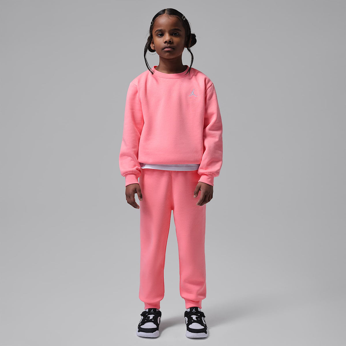 Conjunto de dos piezas de sudadera Jordan Brooklyn Fleece para niños talla pequeña – Rosa mirada – vista 1