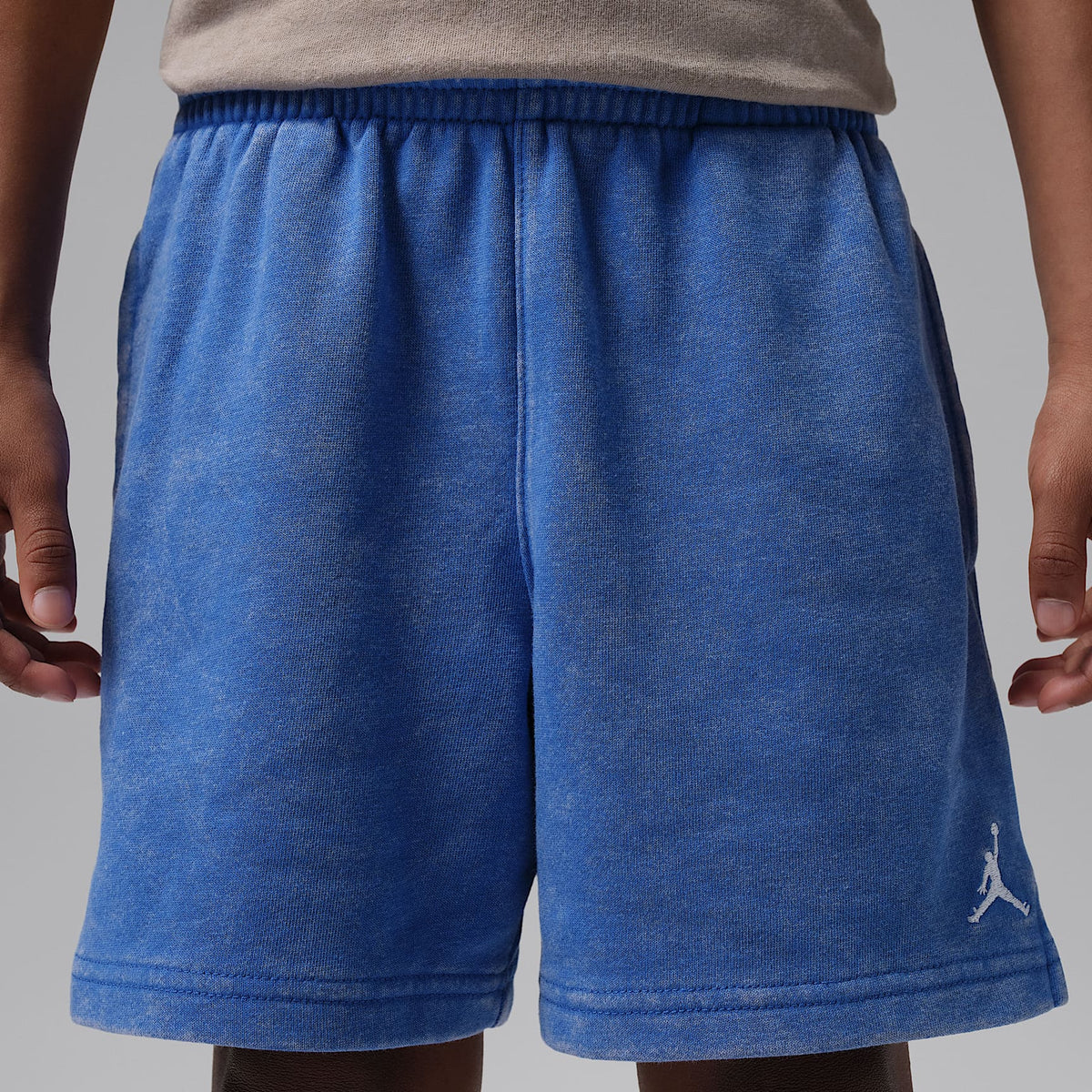 Shorts de French Terry con efecto lavado Brooklyn para niños talla pequeña Jordan – Royal juego – vista 2