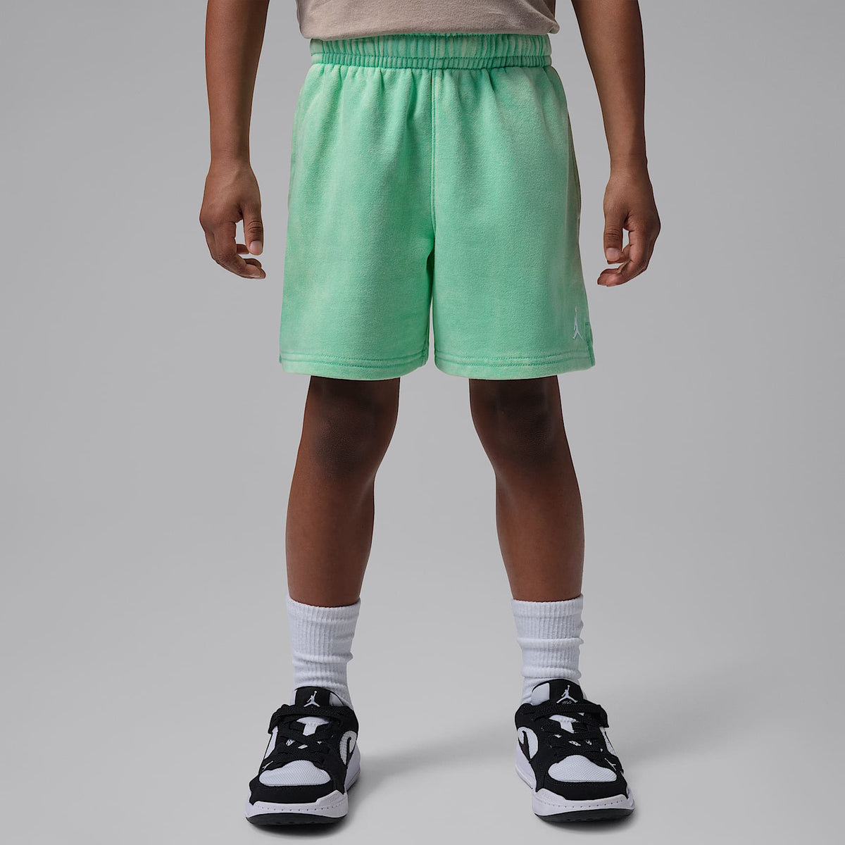 Shorts de French Terry con efecto lavado Brooklyn para niños talla pequeña Jordan – Verde resplandor – vista 1