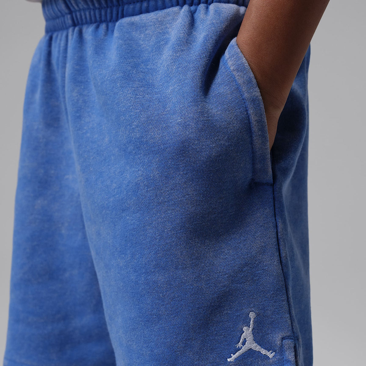 Shorts de French Terry con efecto lavado Brooklyn para niños talla pequeña Jordan – Royal juego – vista 5