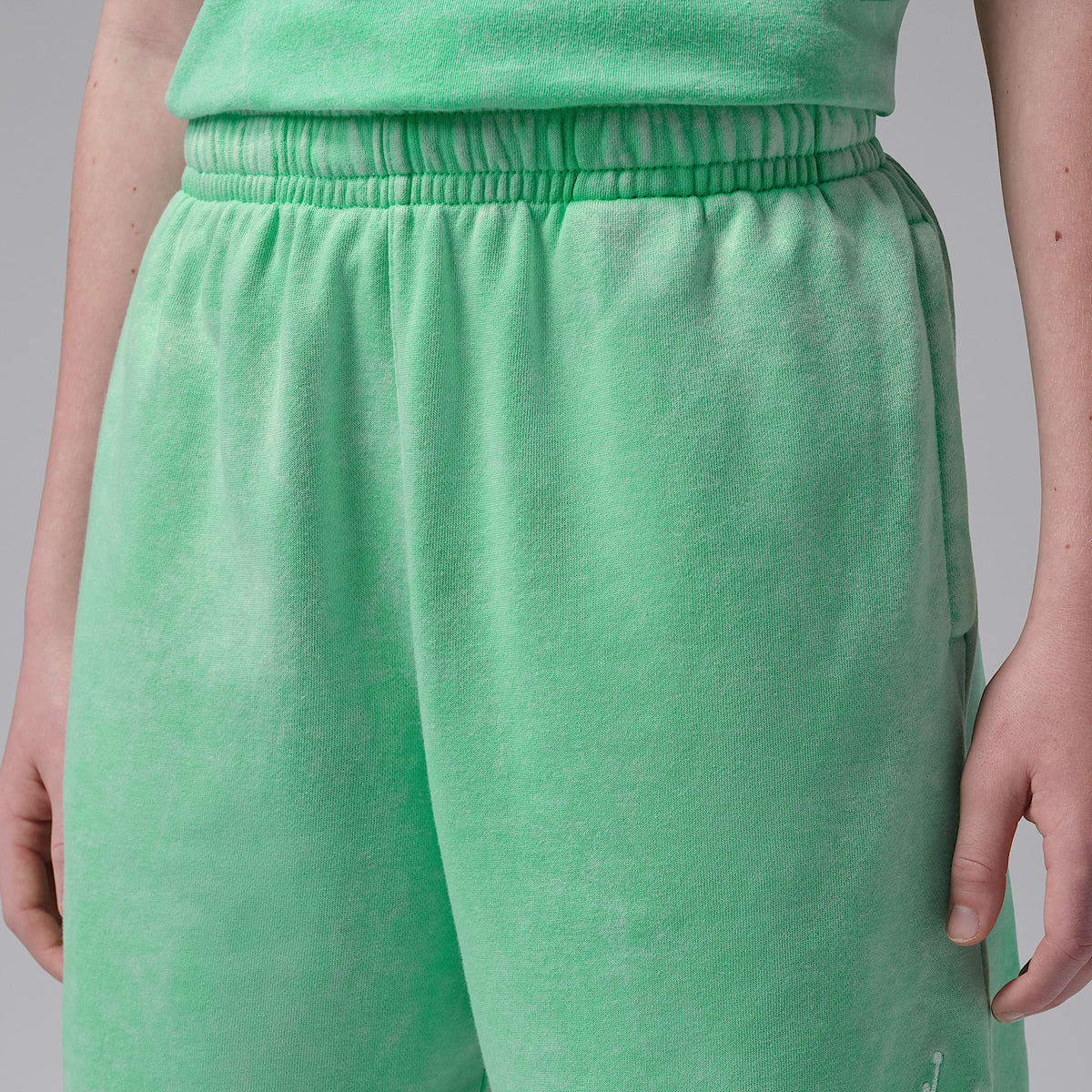 Shorts de French Terry con efecto lavado Brooklyn para niños talla grande Jordan – Verde resplandor – vista 2