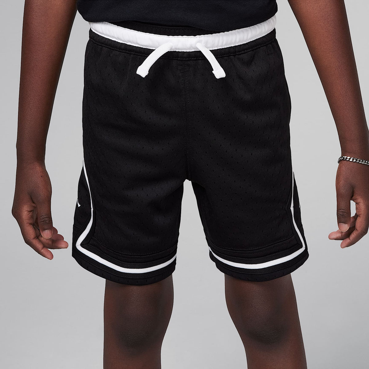 Shorts deportivos Dri-FIT con diseño de diamante para niños talla pequeña Jordan – Negro – vista 2
