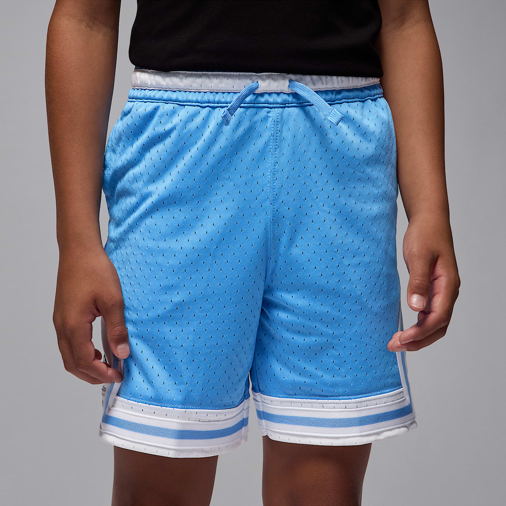 Shorts deportivos Diamond Dri-FIT para niños talla grande Jordan – Azul universitario – vista 2