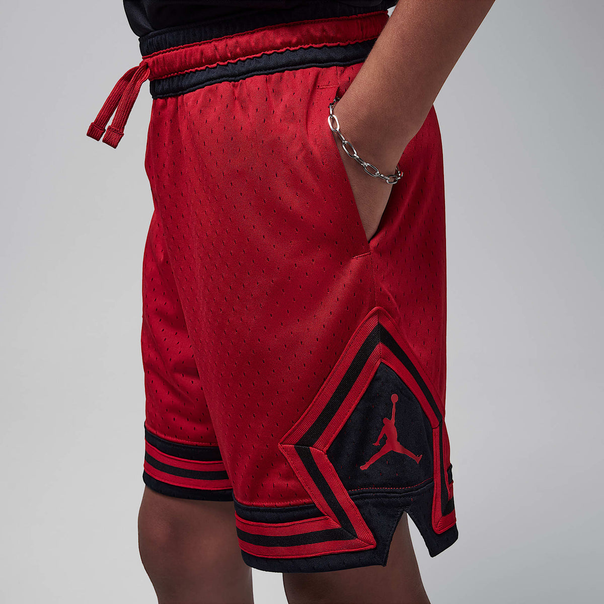 Shorts deportivos Diamond Dri-FIT para niños talla grande Jordan – Rojo gimnasio – vista 4