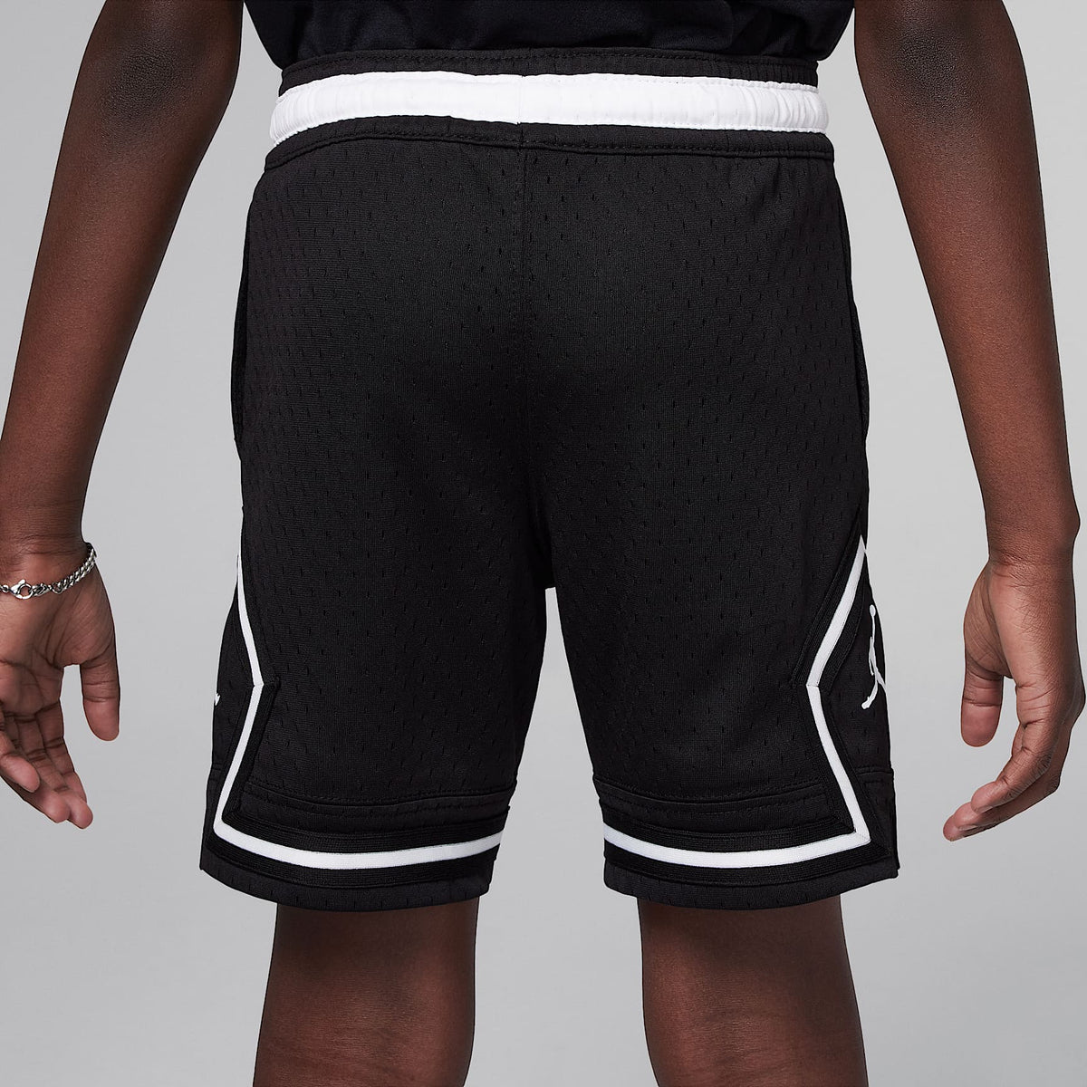 Shorts deportivos Dri-FIT con diseño de diamante para niños talla pequeña Jordan – Negro – vista 3