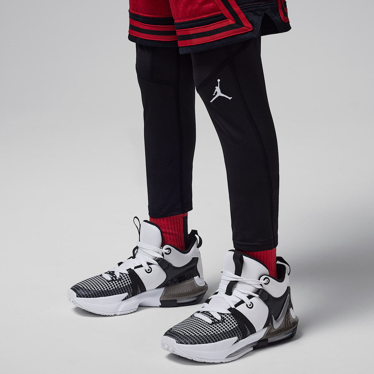 Mallas Dri-FIT de compresión para niños talla grande Jordan Sport – Negro – vista 4