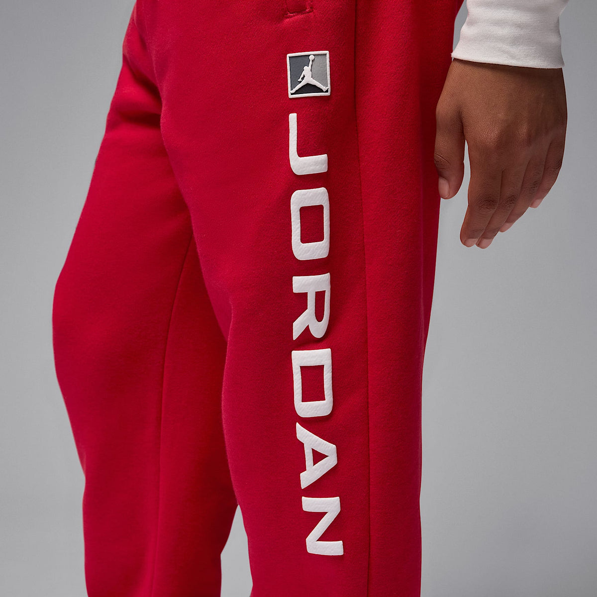 Pants de tejido Fleece Baseline para niños talla grande Jordan Essentials – Rojo – vista 4