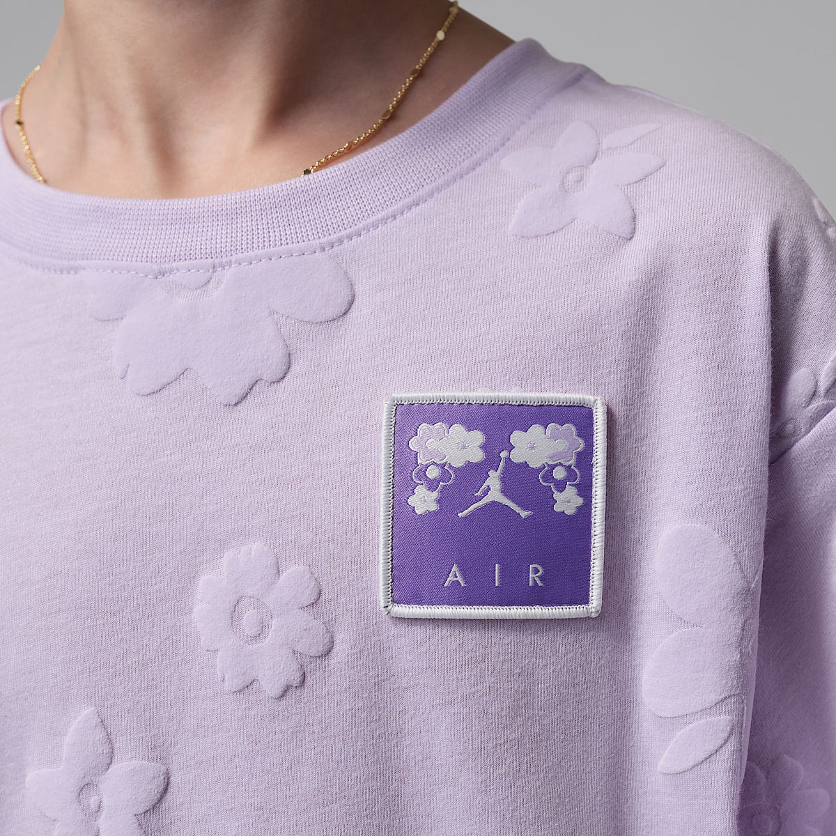 Playera oversized estampada para niños talla pequeña Jordan – Bruma violeta – vista 4
