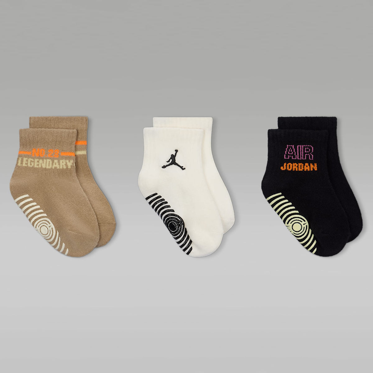 Calcetines de agarre para bebé Jordan Legendary (3 pares) – Caqui – vista 2