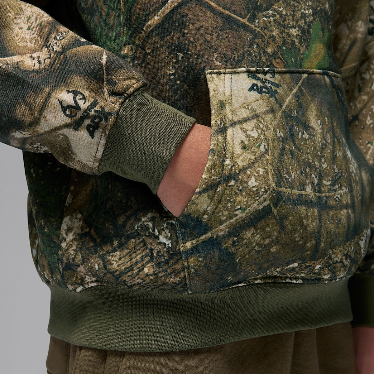 Sudadera con gorro sin cierre Realtree para niños talla grande Jordan – Oliva medio – vista 5