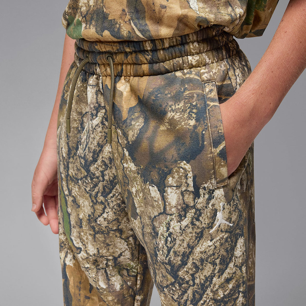 Pants de tejido Fleece Realtree para niños talla grande Jordan – Oliva medio – vista 3