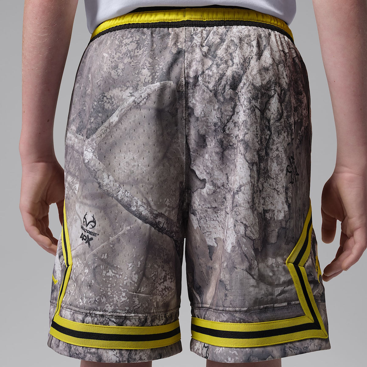 Shorts Dri-FIT con diseño de diamante MVP Realtree para niños talla grande Jordan – Cisne – vista 3