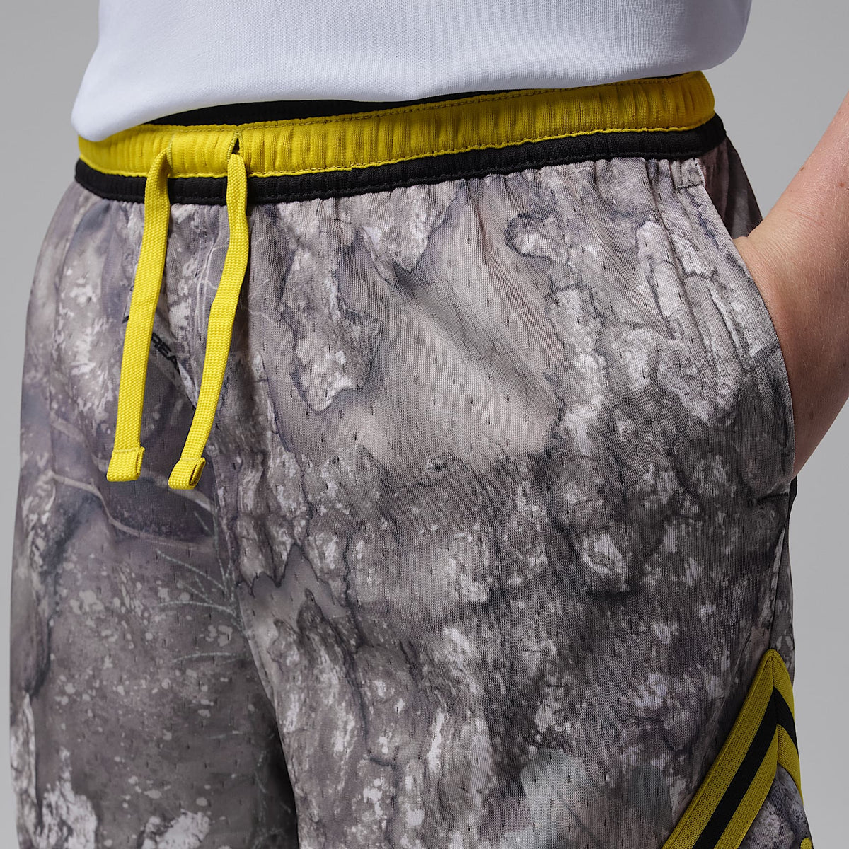 Shorts Dri-FIT con diseño de diamante MVP Realtree para niños talla grande Jordan – Cisne – vista 4