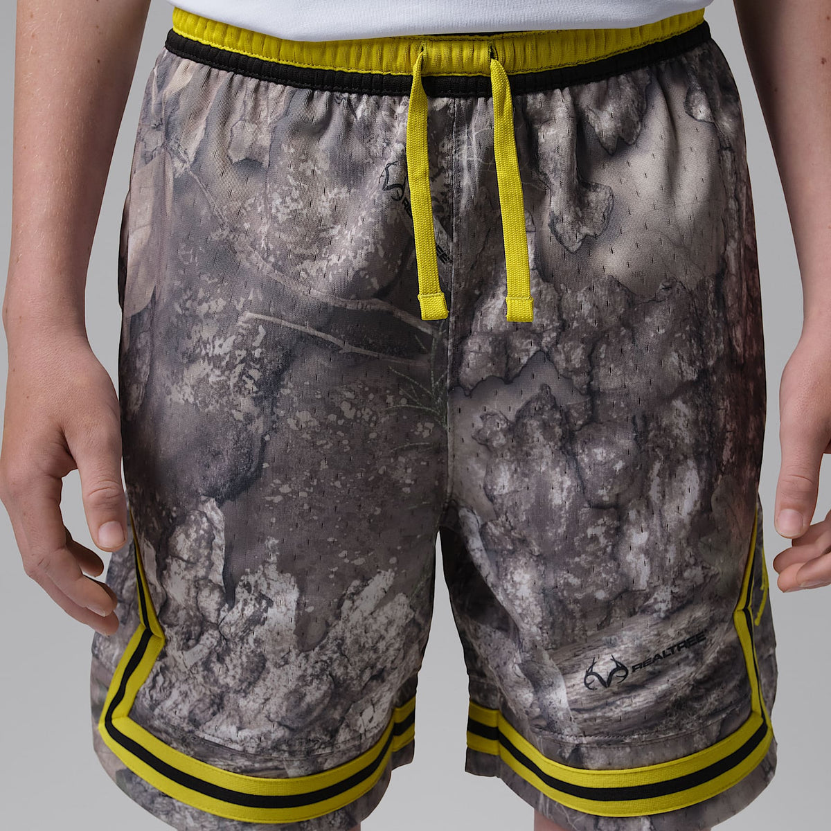 Shorts Dri-FIT con diseño de diamante MVP Realtree para niños talla grande Jordan – Cisne – vista 2