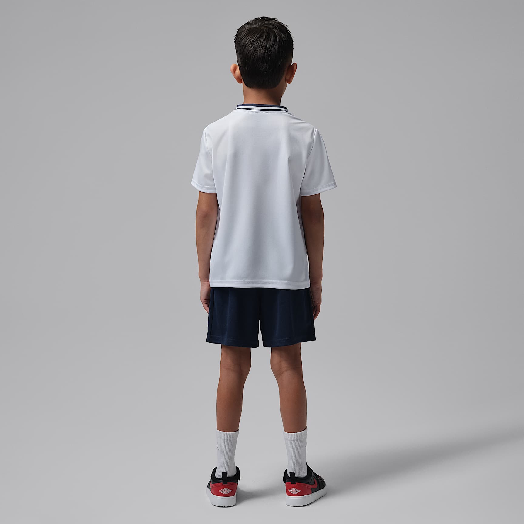 Conjunto de jersey y shorts de malla deportivos para niños talla pequeña Jordan – Azul marino medianoche – vista 2