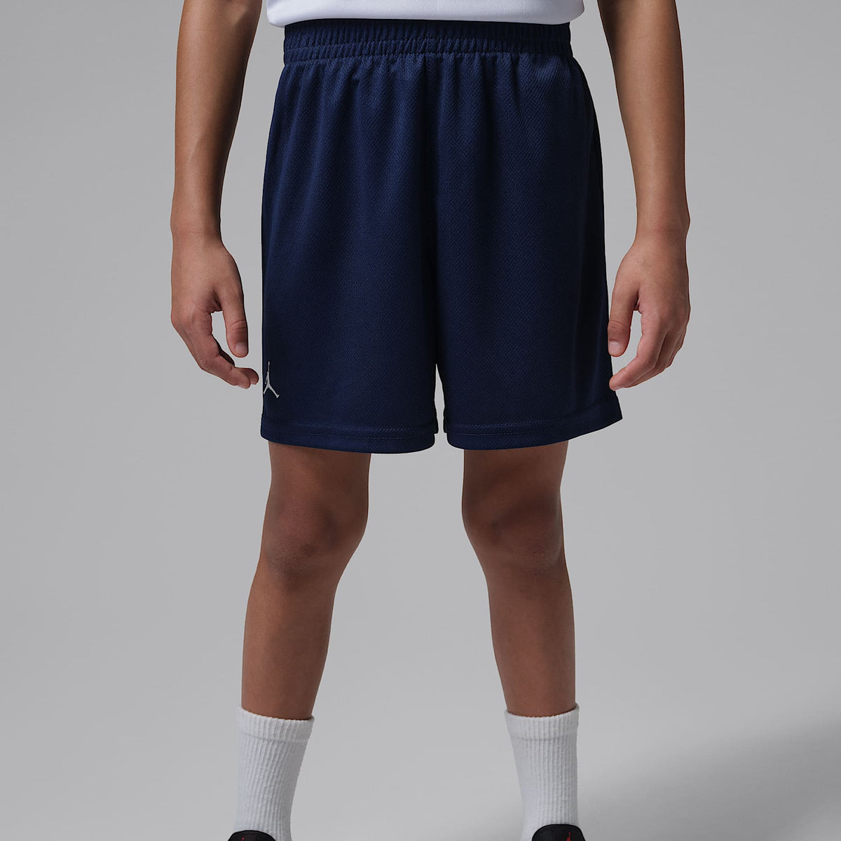 Conjunto de jersey y shorts de malla deportivos para niños talla pequeña Jordan – Azul marino medianoche – vista 7