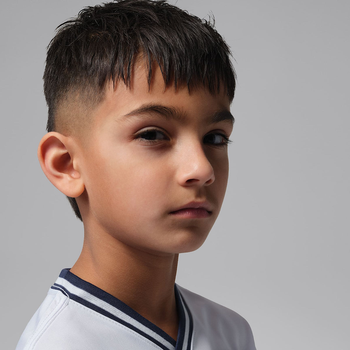 Conjunto de jersey y shorts de malla deportivos para niños talla pequeña Jordan – Azul marino medianoche – vista 4