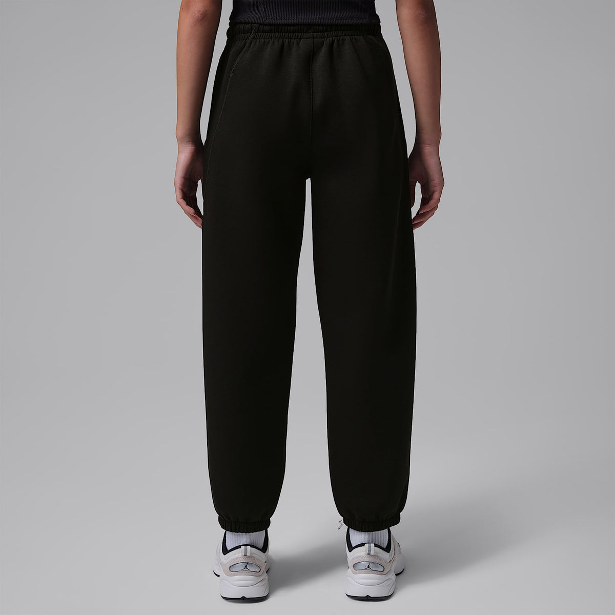 Joggers Therma-FIT para niños talla grande Jordan Sport – Negro – vista 2