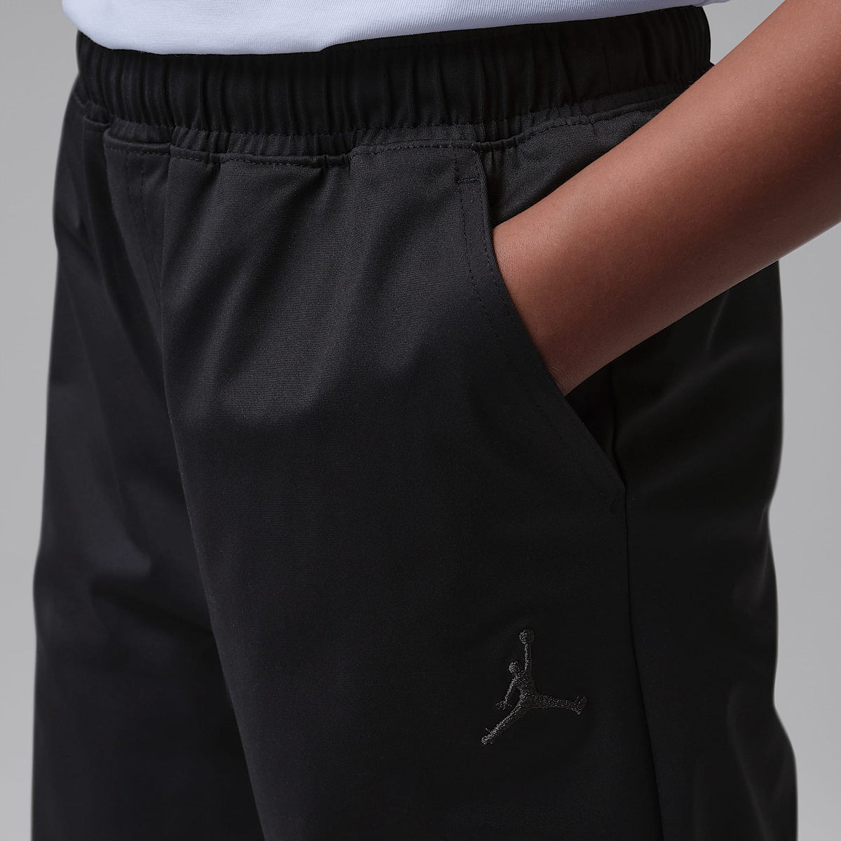 Pants Therma-FIT para niños talla grande Jordan Sport – Negro – vista 4