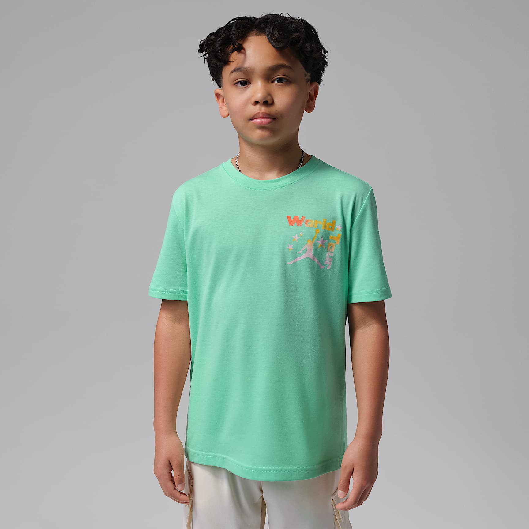 Playera World Tour para niños talla grande Jordan – Verde resplandor – vista 2