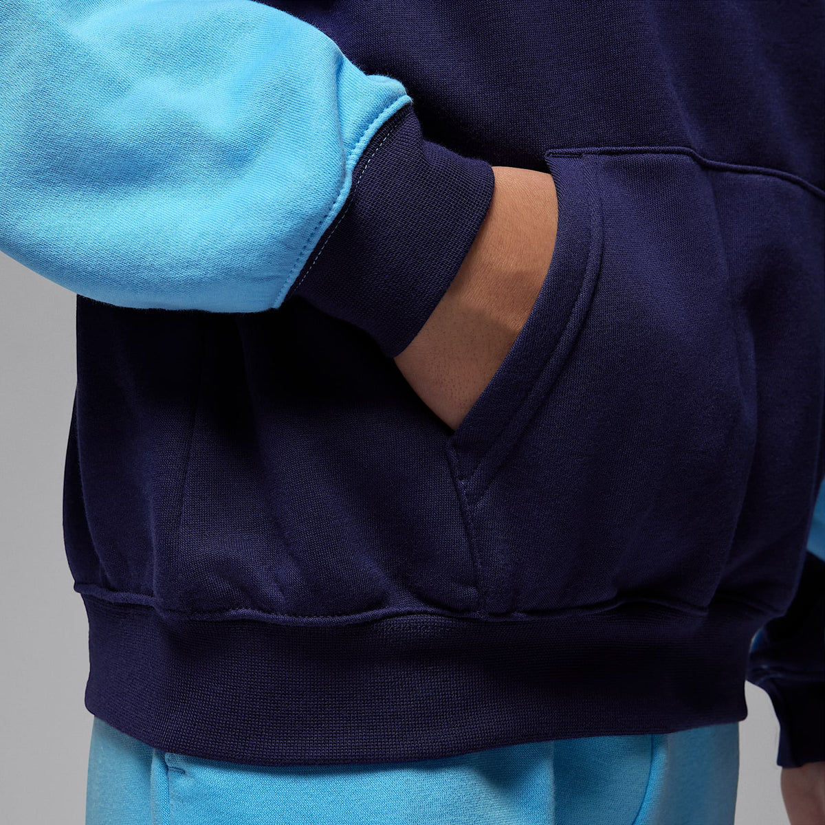 Sudadera con gorro sin cierre de tejido Fleece para niños talla grande Jordan Mountainside – Azul vacío – vista 6