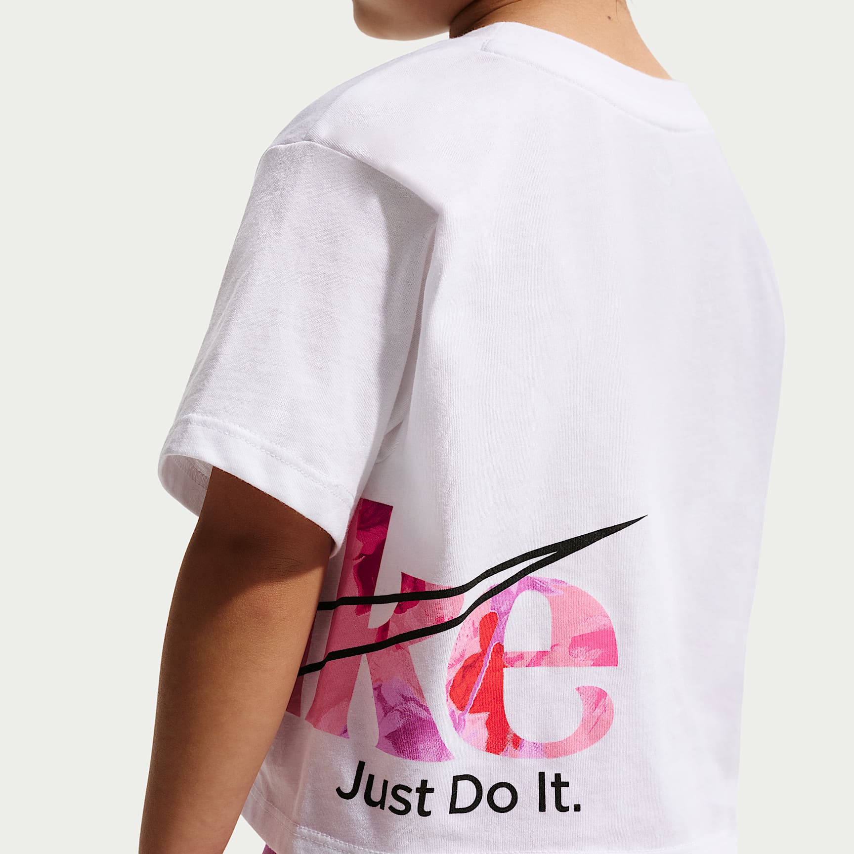Playera de corte cuadrado infantil Nike Move With Nature – Blanco – vista 2