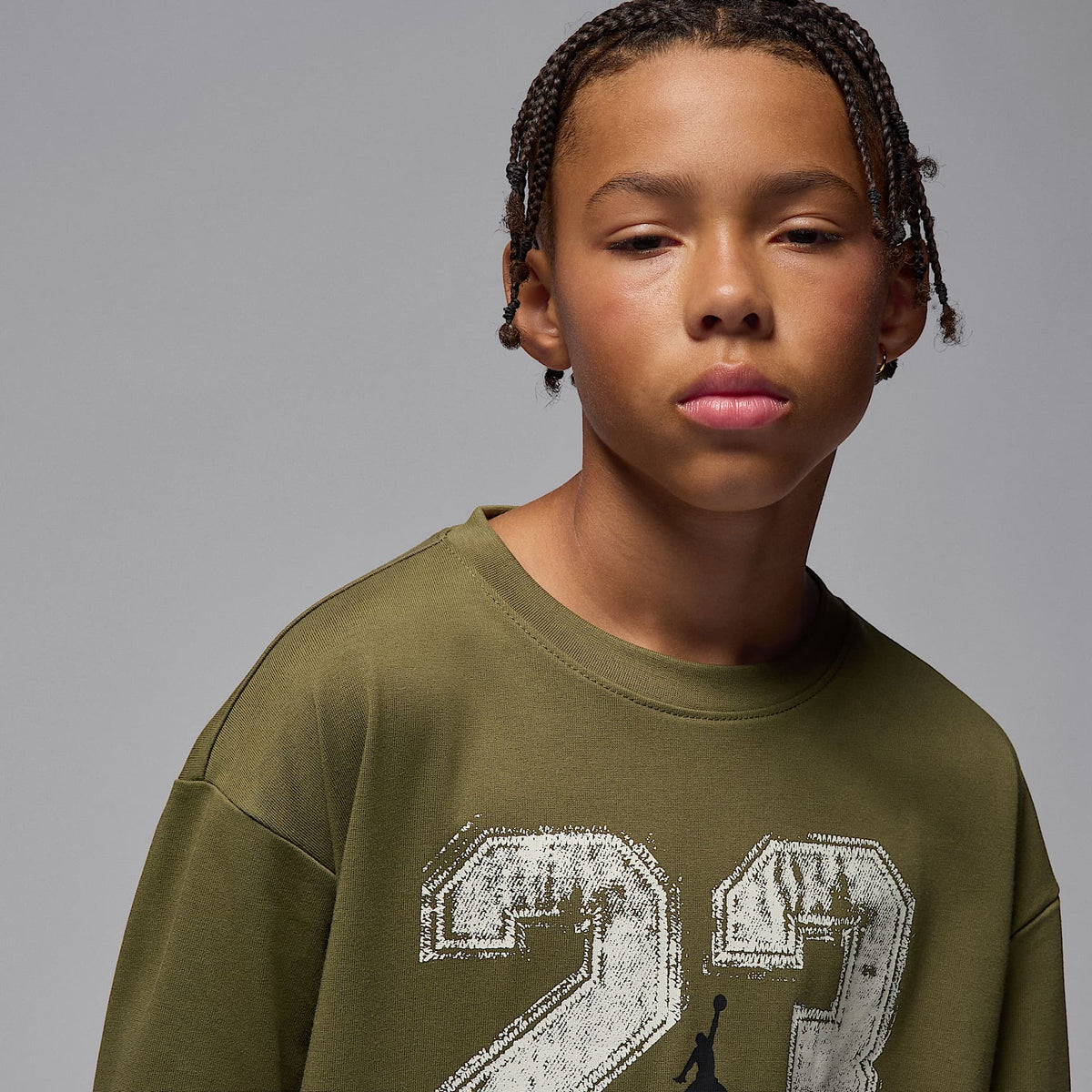 Playera de dos capas para niños talla grande Jordan MVP – Oliva medio – vista 3
