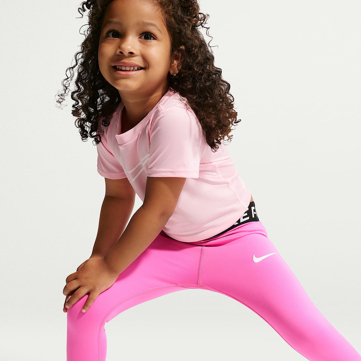 Leggings Dri-FIT infantiles Nike Pro – Rosa alegre – vista 4