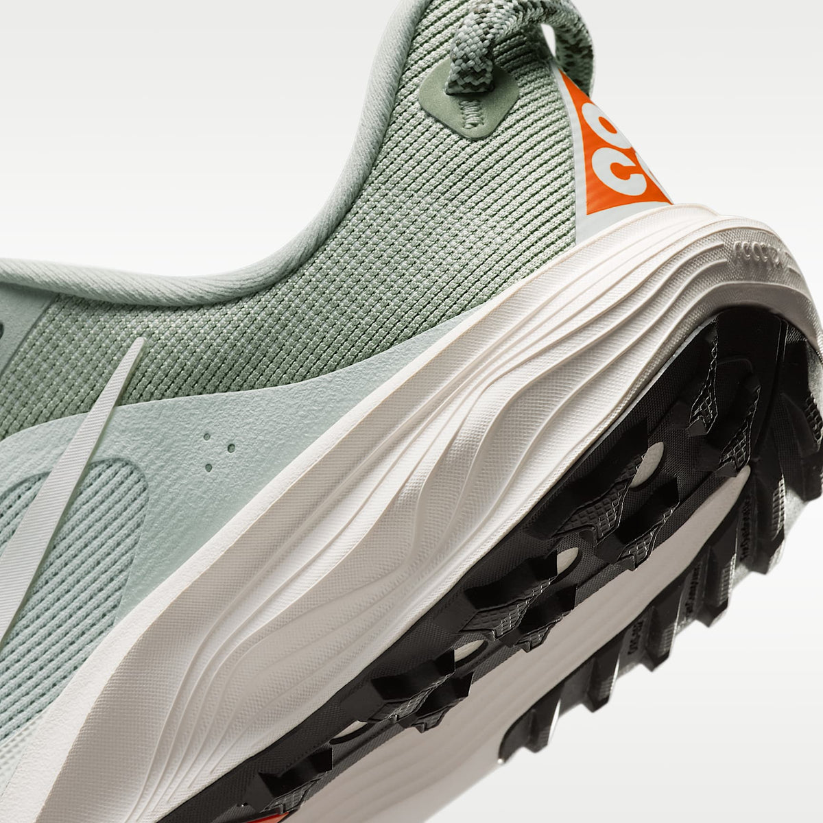Nike ACG Pegasus Trail – Horizonte jade/Plata claro/Naranja seguridad/Fantasma – vista 8