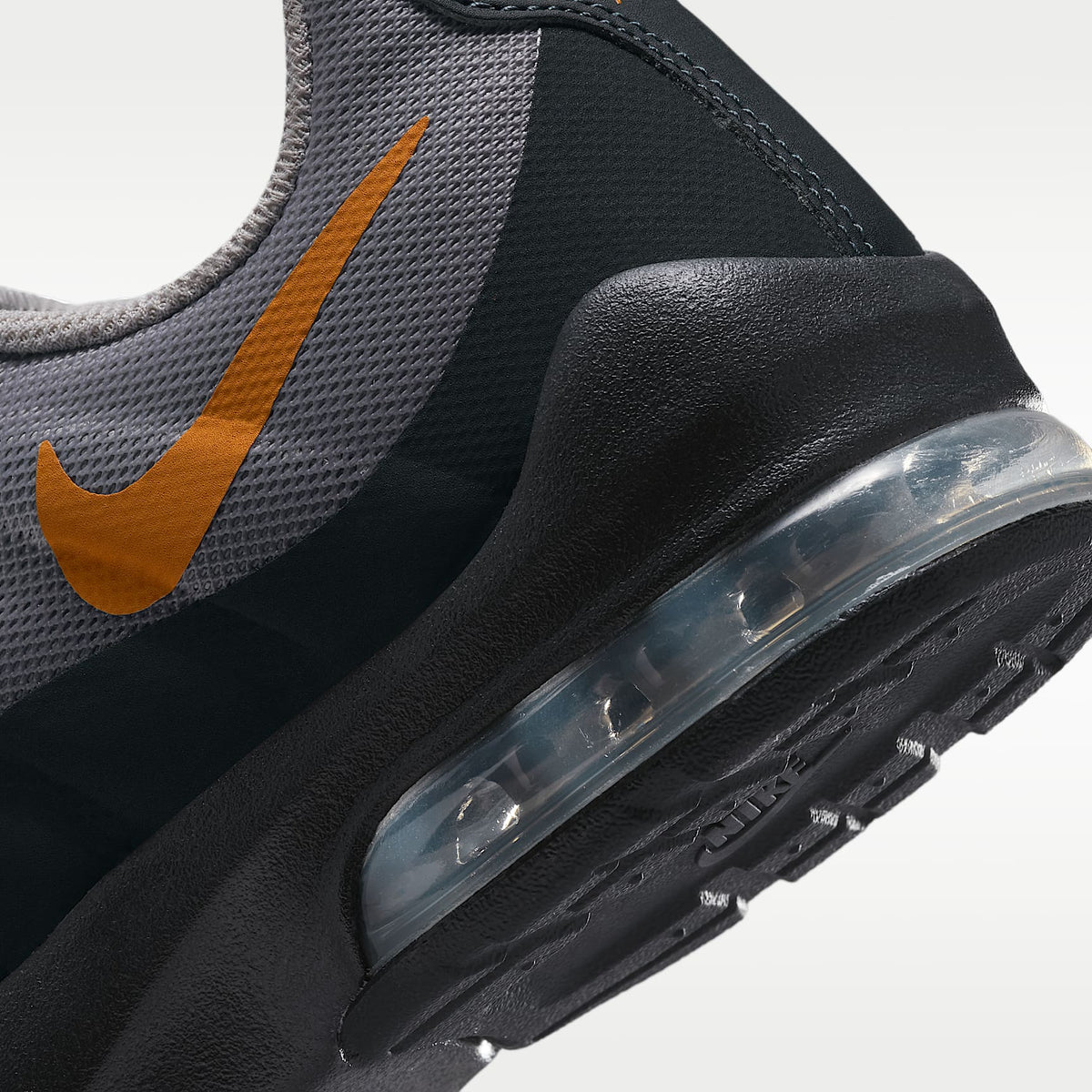 Nike Air Max Invigor – Punta de Lápiz/Antracita/Gris perla/Curry cálido – vista 8