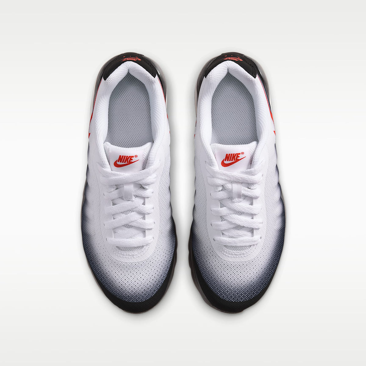 Nike Air Max Invigor – Obsidiana/Blanco/Negro/Rojo reto – vista 4