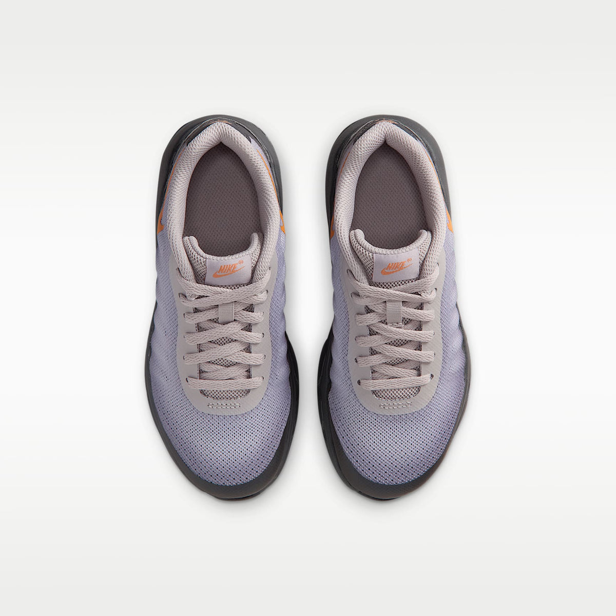 Nike Air Max Invigor – Punta de Lápiz/Antracita/Gris perla/Curry cálido – vista 4