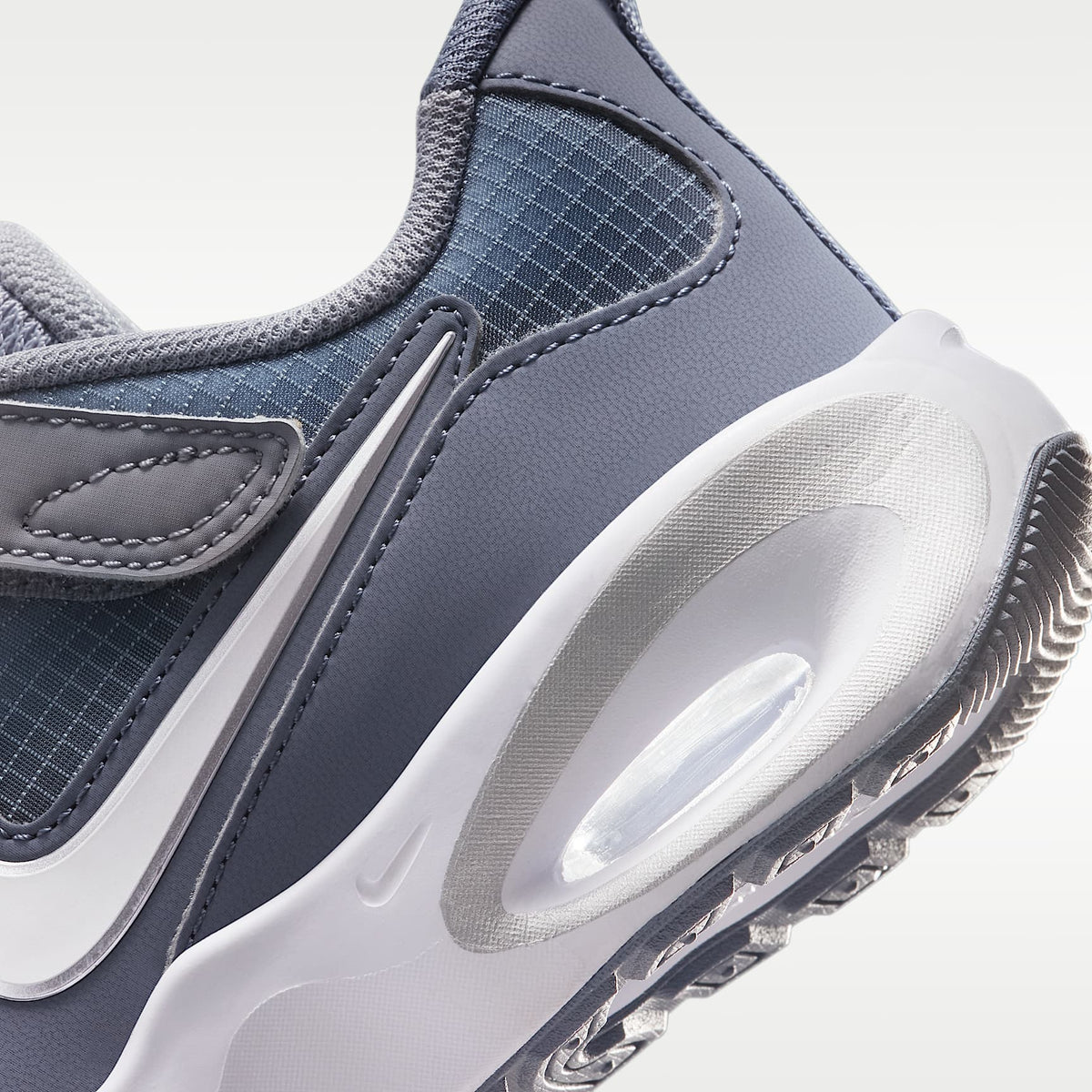 Nike Air Max Nova – Gris cemento/Carbón claro/Fantasma/Plata metalizado – vista 8