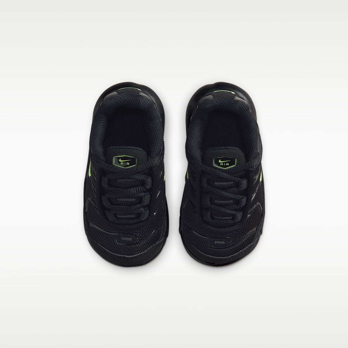 Nike Air Max Plus – Negro/Negro/Hielo volt – vista 4