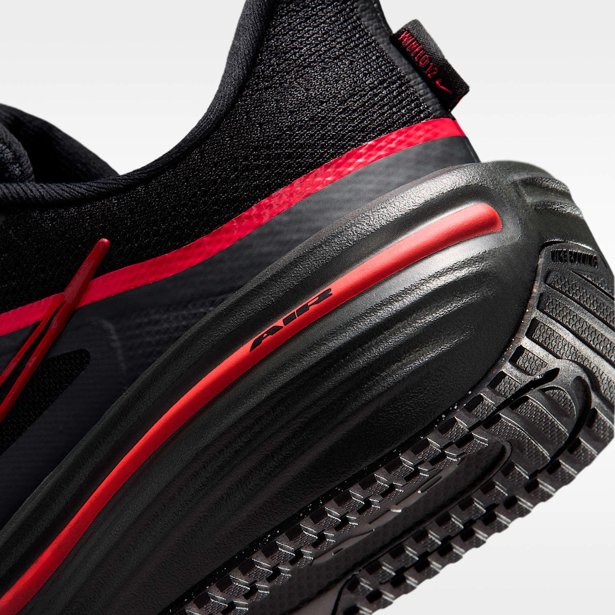 Nike Winflo 12 – Negro/Rojo órbita/Gris humo oscuro/Negro – vista 8