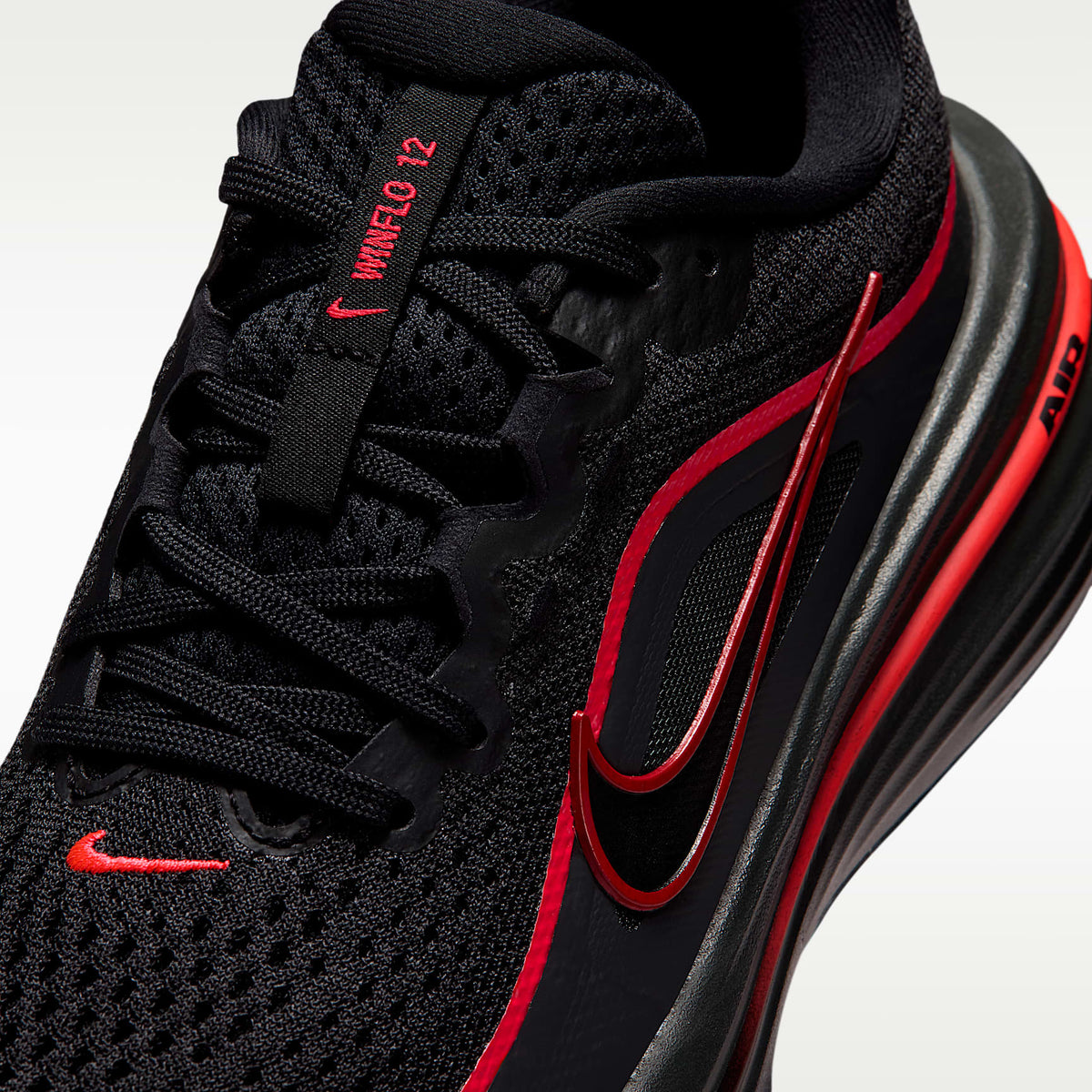 Nike Winflo 12 – Negro/Rojo órbita/Gris humo oscuro/Negro – vista 7