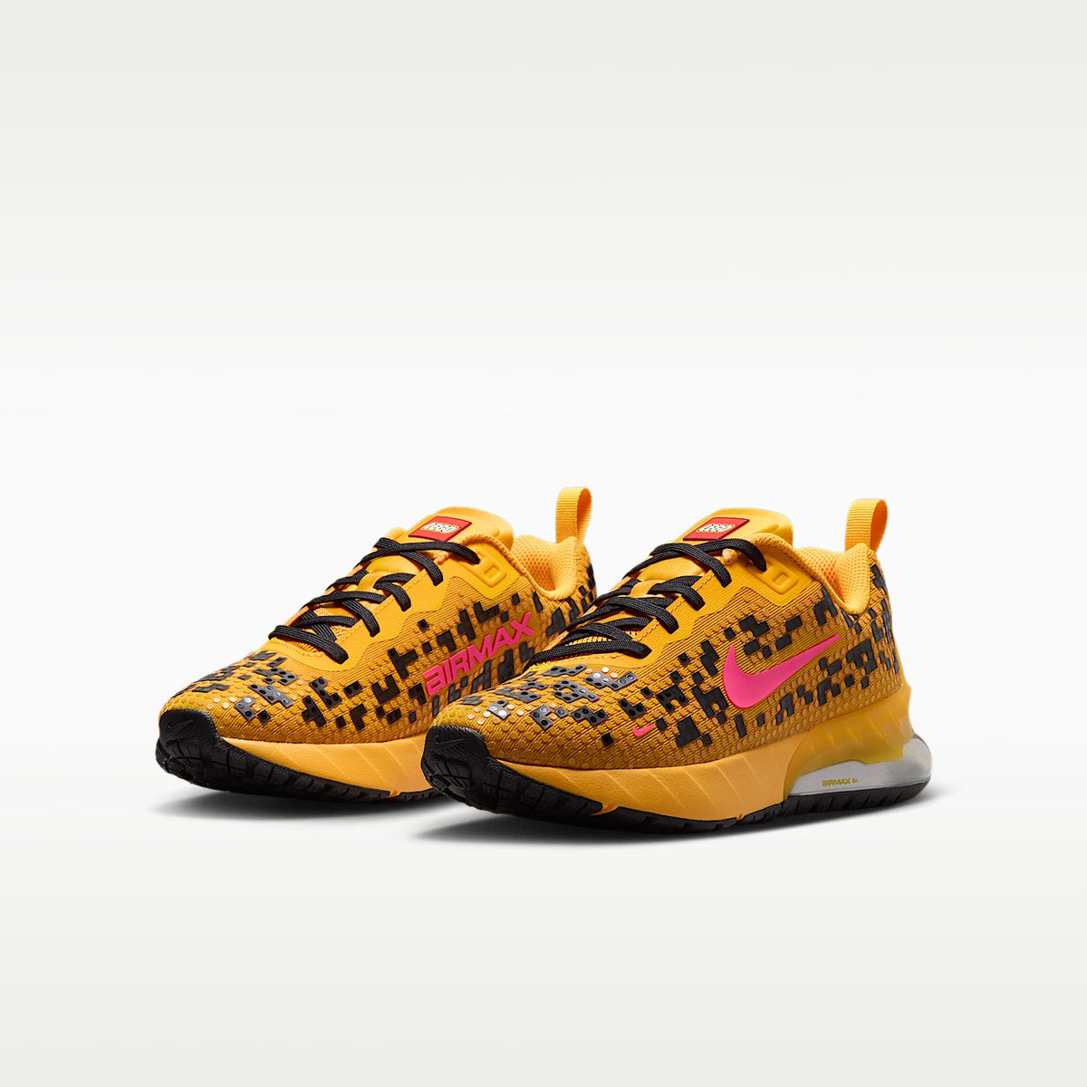 Nike Air Max Phoenix x LEGO® Collection – Oro universitario/Negro/Plata metalizado/Hiperrosa – vista 5