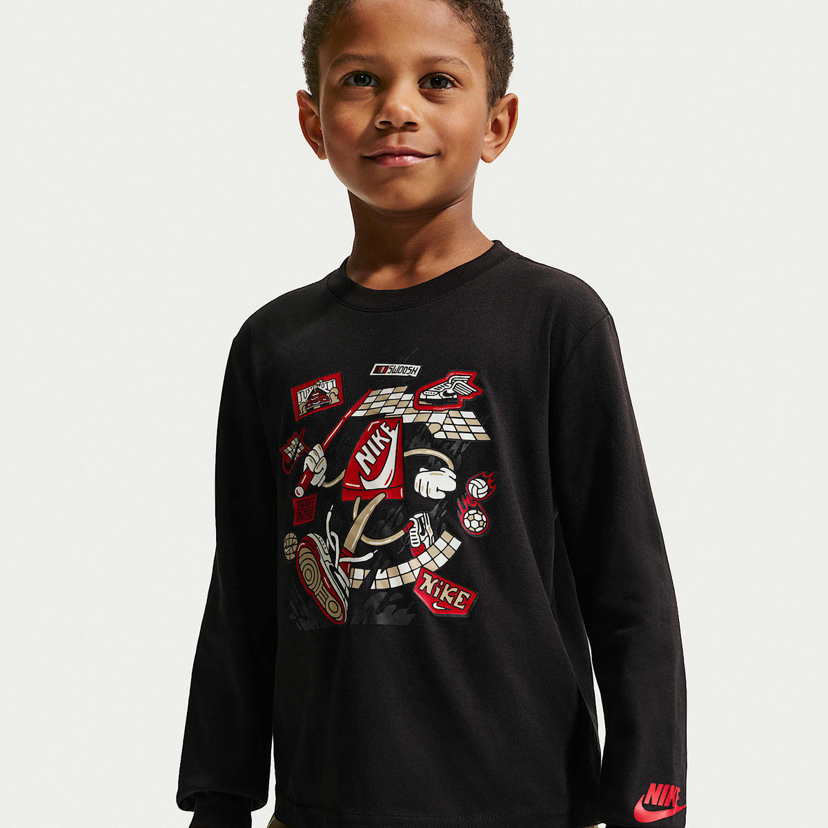 Playera de manga larga de corte cuadrado para niños talla pequeña Nike – Negro – vista 1