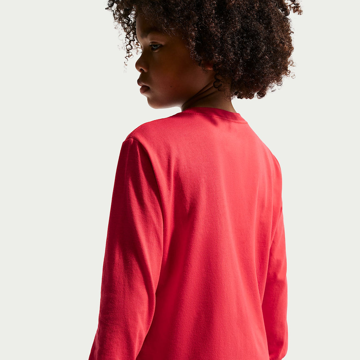 Playera de manga larga de corte cuadrado para niños talla pequeña Nike – Rojo universitario – vista 2