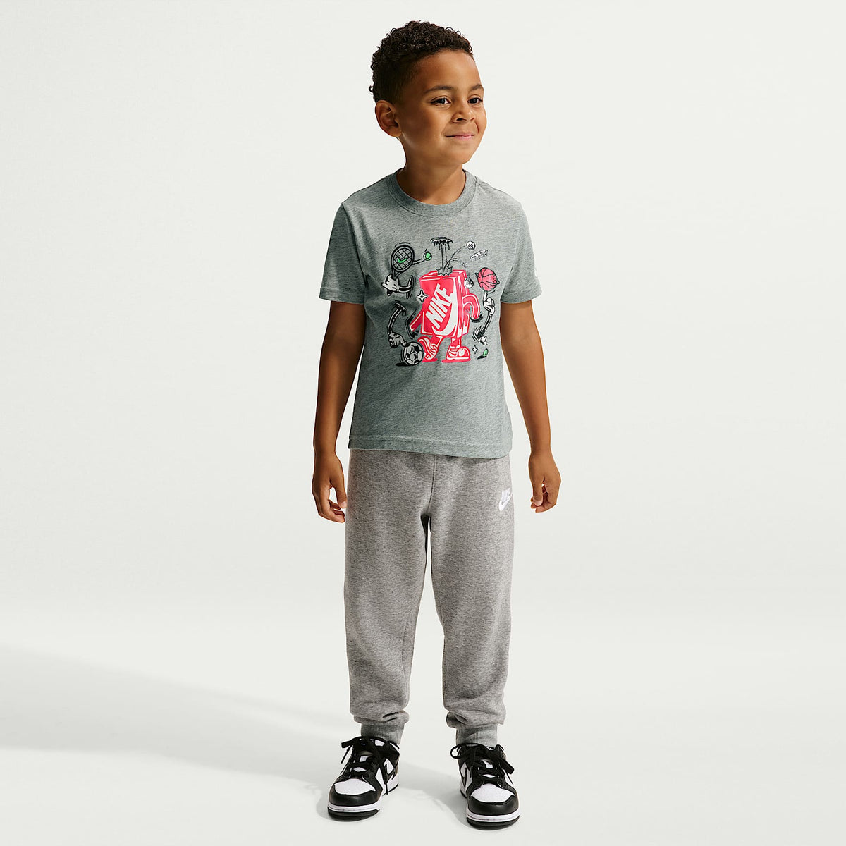 Playera de corte cuadrado para niños talla pequeña Nike – Gris oscuro jaspeado – vista 4