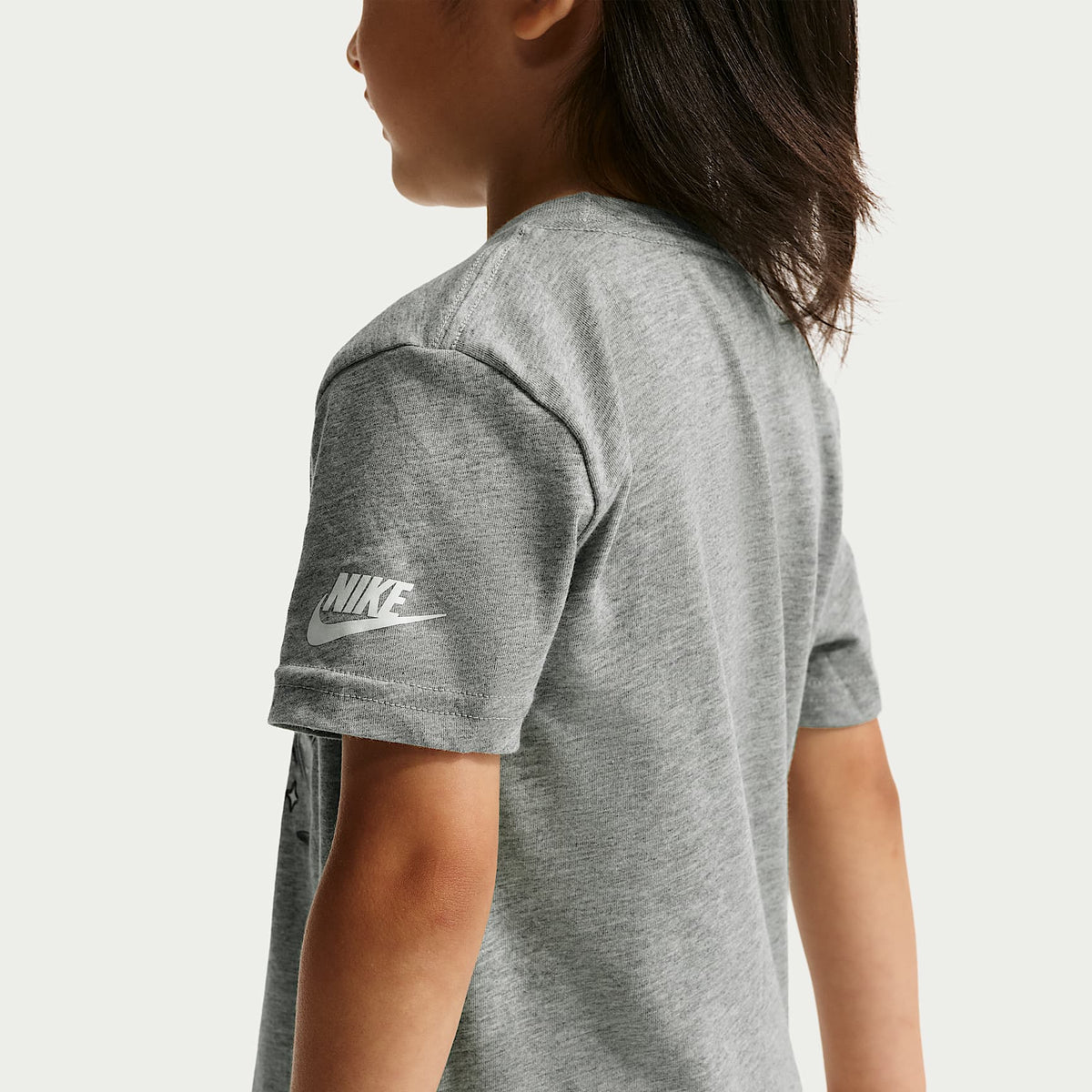 Playera Boxy infantil Nike – Gris oscuro jaspeado – vista 2