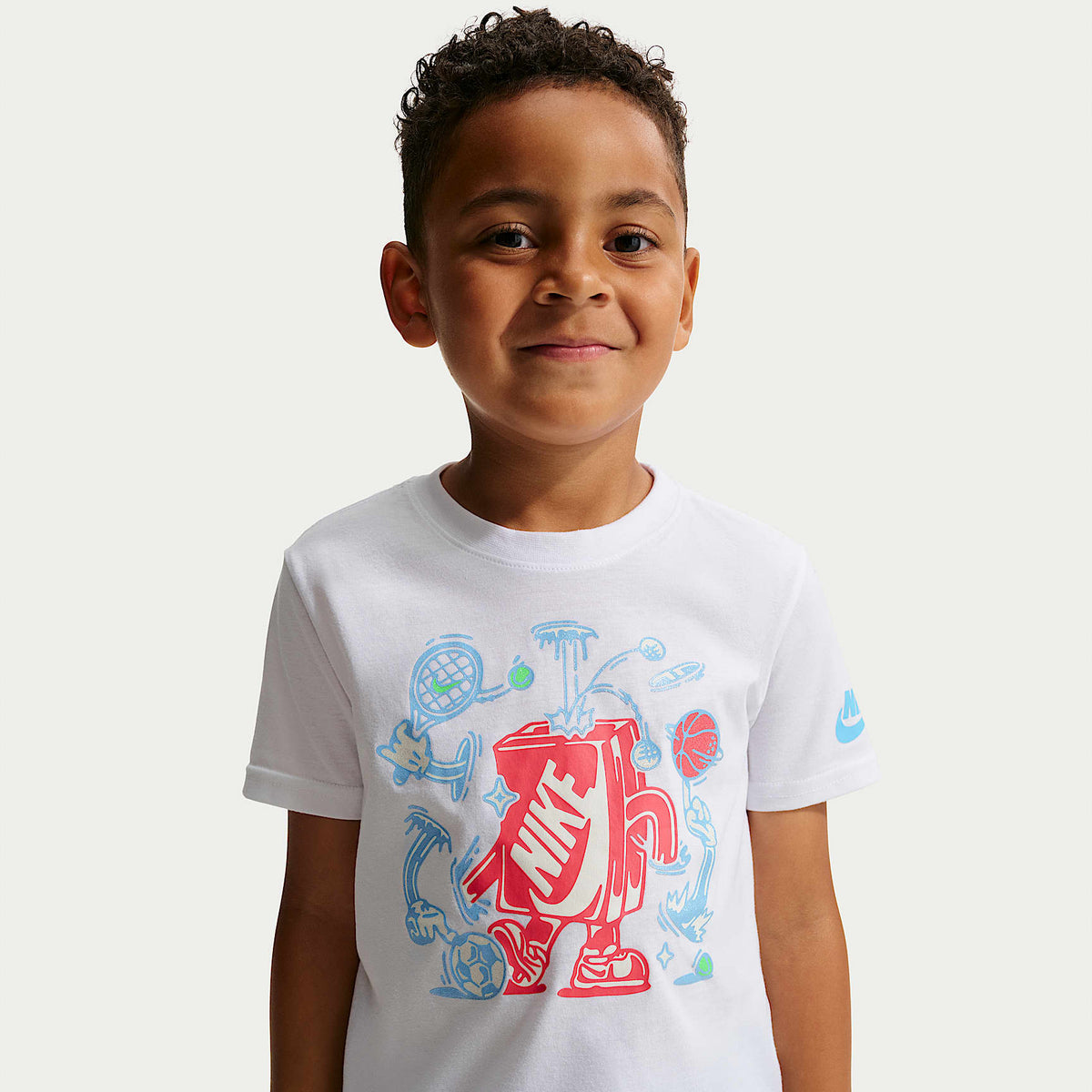Playera de corte cuadrado para niños talla pequeña Nike – Blanco – vista 1