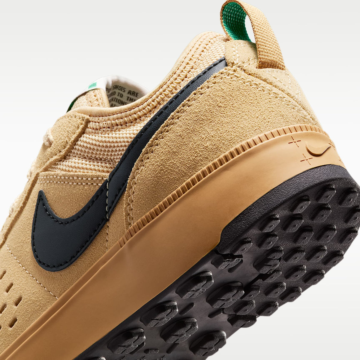 Nike C1TY "Brownstone" – Lino/Sésamo/Verde estadio/Negro – vista 8