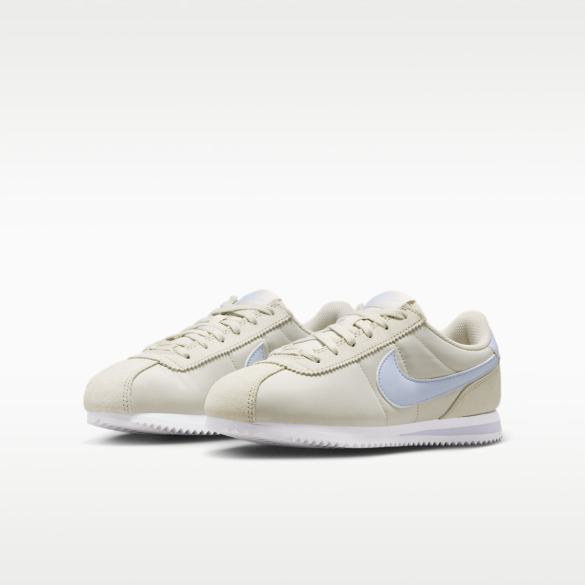 Nike Cortez Textile – Hueso claro/Blanco/Blanco/Fantasma – vista 5