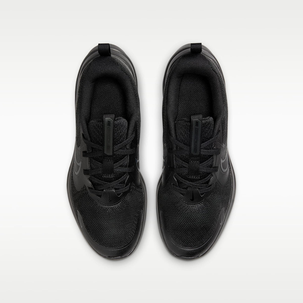 Nike Cosmic Runner – Negro/Negro/Antracita – vista 4